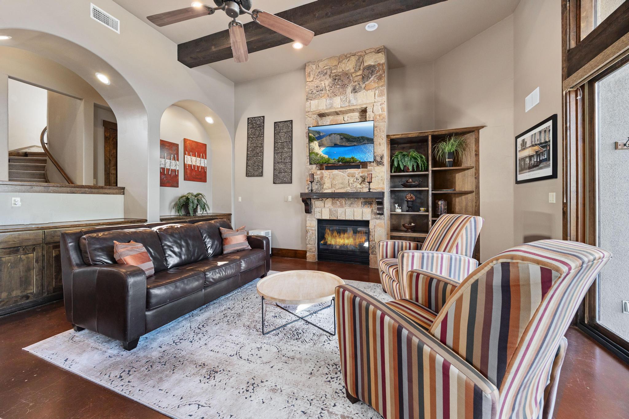 303 Yaupon Road Spicewood, TX 78669 - Photo 5 of 39