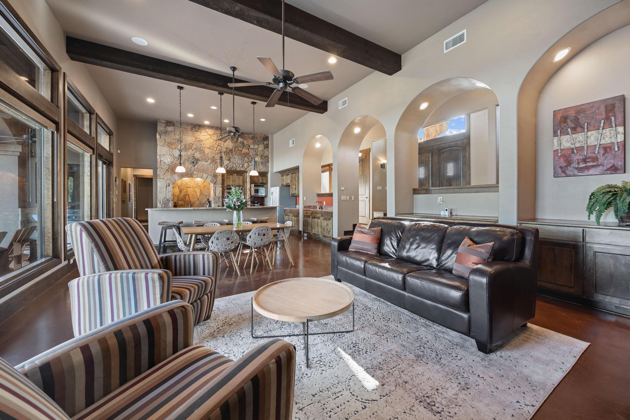 303 Yaupon Road Spicewood, TX 78669 - Photo 6 of 39