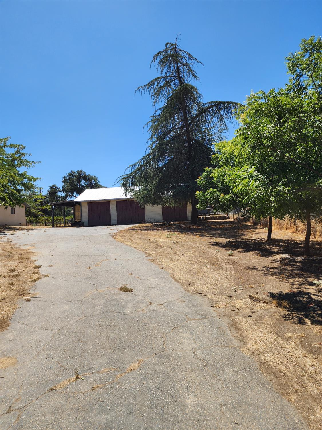 25735 Wellbarn Road Clovis, CA 93619 - Photo 3 of 28 Gallery Image 3