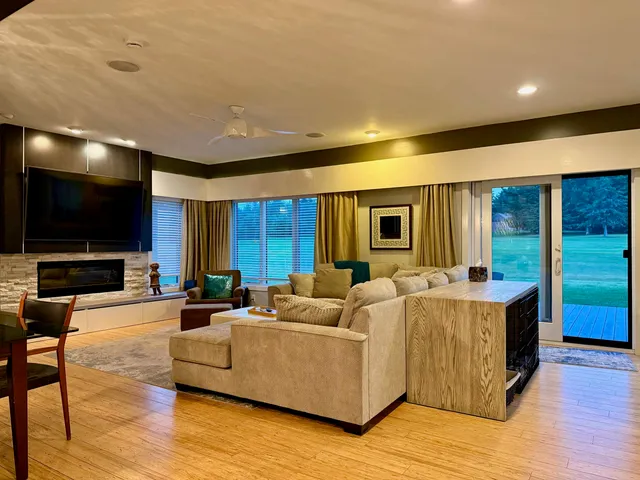 $625,000 | 2812 Fellman Drive, Ashland, WI 54806