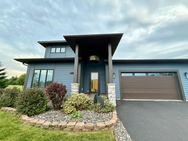 $625,000 | 2812 Fellman Drive, Ashland, WI 54806