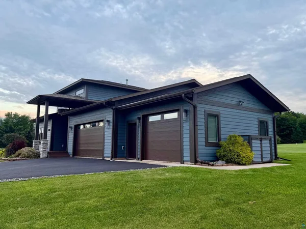 $625,000 | 2812 Fellman Drive, Ashland, WI 54806