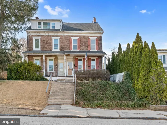 $325,000 | 54 North Church Street, Spring City, PA 19475