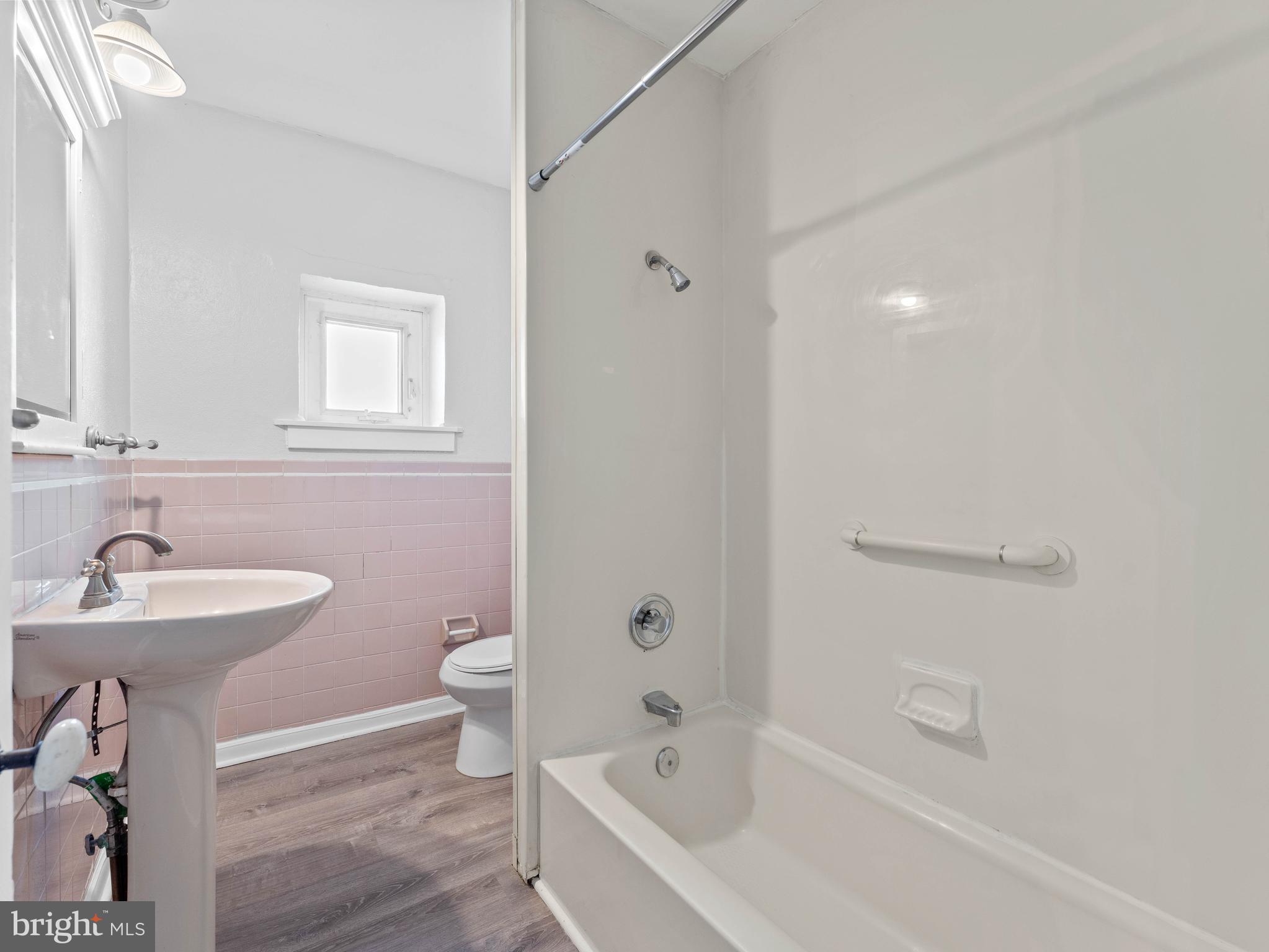54 North Church Street Spring City, PA 19475 - Photo 12 of 24 2nd Floor - Full Bath