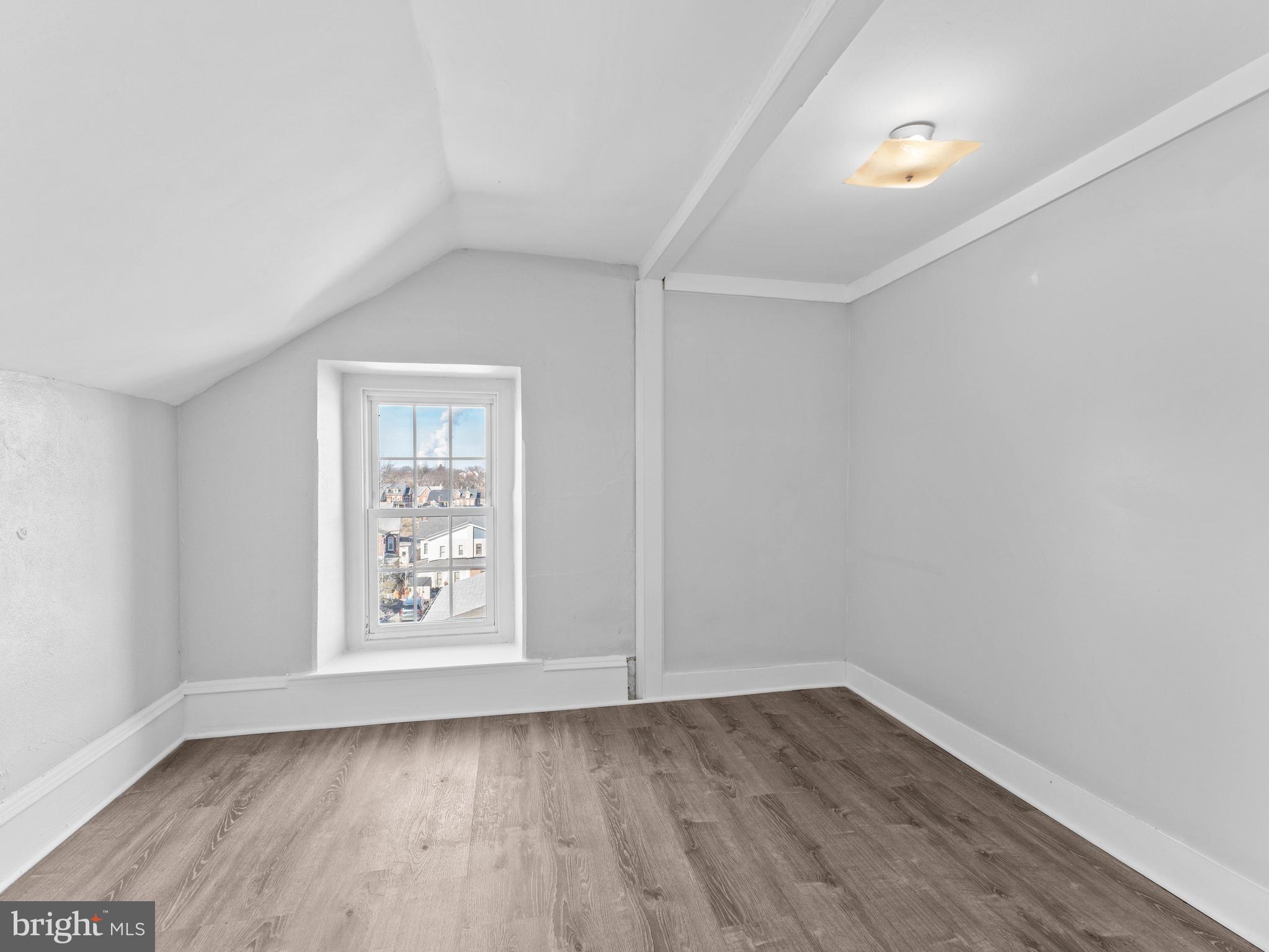 54 North Church Street Spring City, PA 19475 - Photo 17 of 24 3rd Floor - Middle Room