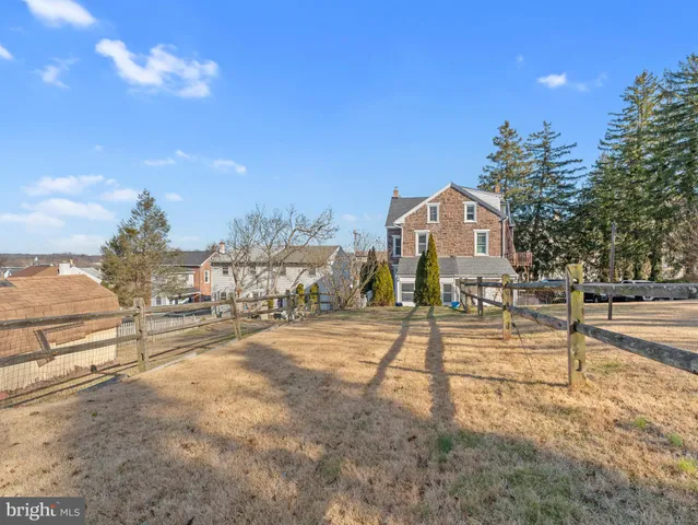 $325,000 | 54 North Church Street, Spring City, PA 19475