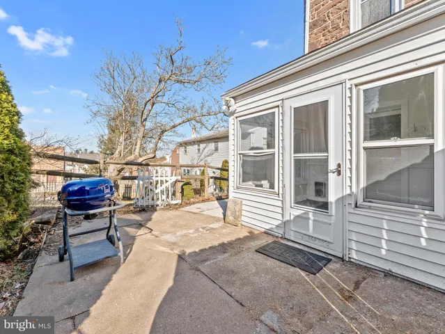 $325,000 | 54 North Church Street, Spring City, PA 19475