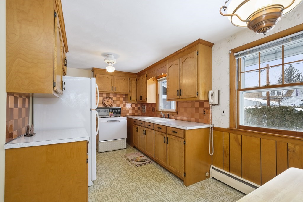 40 Huron Street Springfield, MA 01104 - Photo 8 of 29 Gallery Image 8