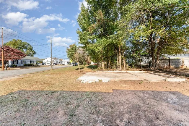 $185,000 | 100 West Martin Luther King Junior Boulevard, Lexington, NC 27292