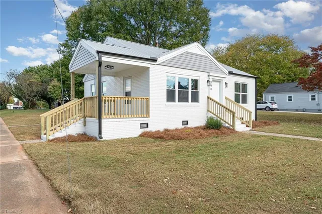 $185,000 | 100 West Martin Luther King Junior Boulevard, Lexington, NC 27292