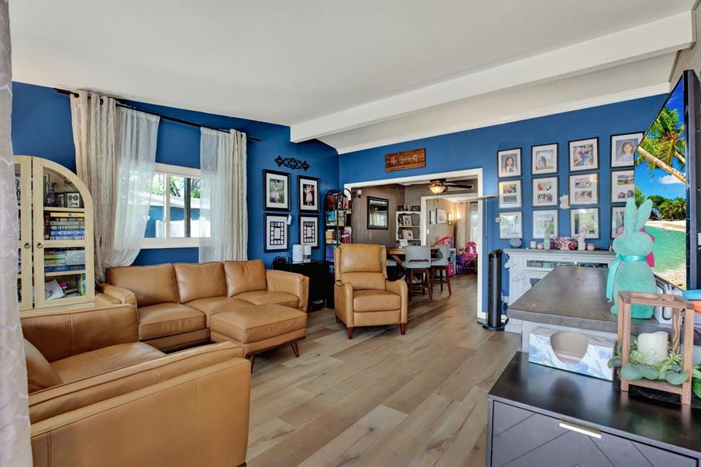 104 Glen Ridge Avenue Temple Terrace, FL 33617 - Photo 4 of 35