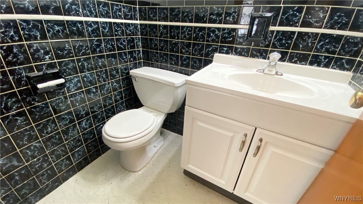 3087 Cloverbank Road Hamburg, NY 14075 - Photo 13 of 20 Half Bath