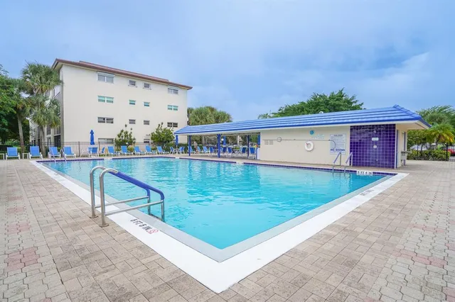$2,250 | 3201 Portofino Point, Unit F1, Coconut Creek, FL 33066