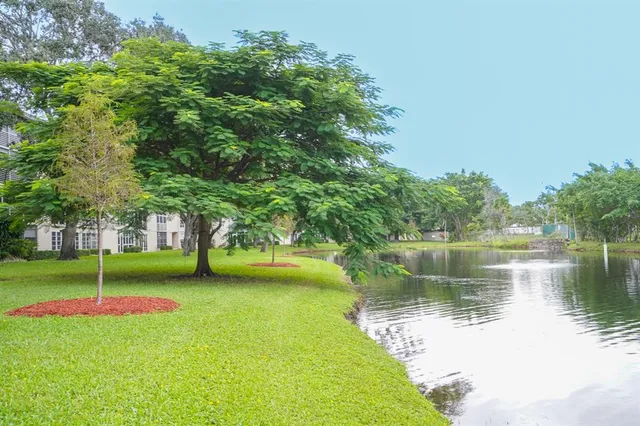 $2,250 | 3201 Portofino Point, Unit F1, Coconut Creek, FL 33066