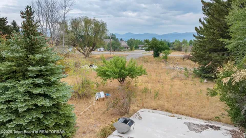 $1,100,000 | 83 Cedron Road, Victor, ID 83455