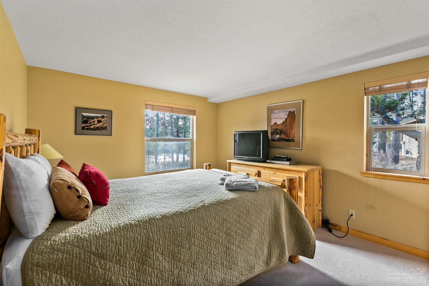11 Oregon Loop Sunriver, OR 97707 - Photo 12 of 23 Additional Photo