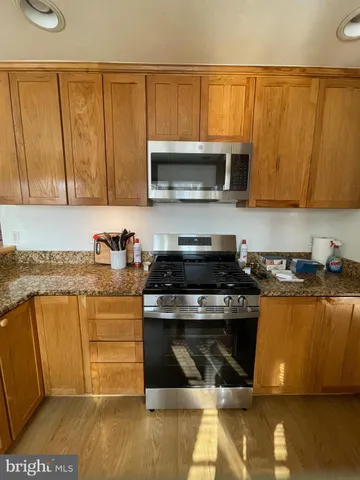 $2,800 | 5607 7th Street South, Arlington, VA 22204