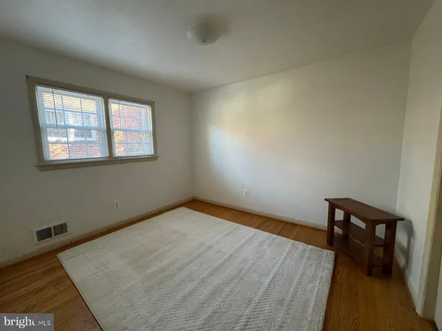 $2,800 | 5607 7th Street South, Arlington, VA 22204