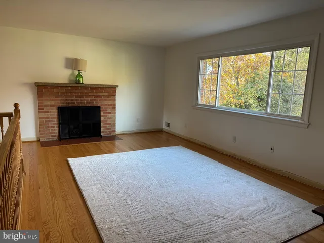 $2,800 | 5607 7th Street South, Arlington, VA 22204