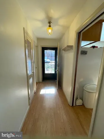 $2,800 | 5607 7th Street South, Arlington, VA 22204