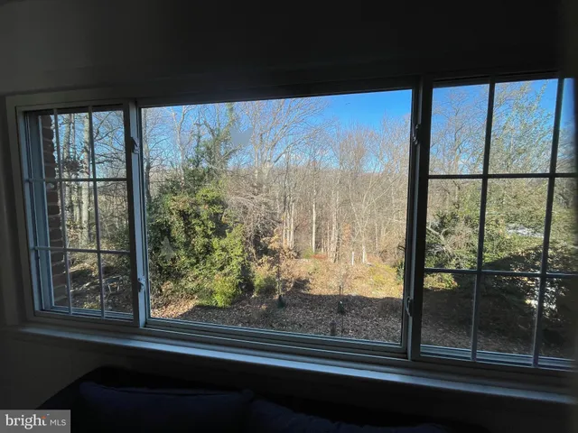 $2,800 | 5607 7th Street South, Arlington, VA 22204