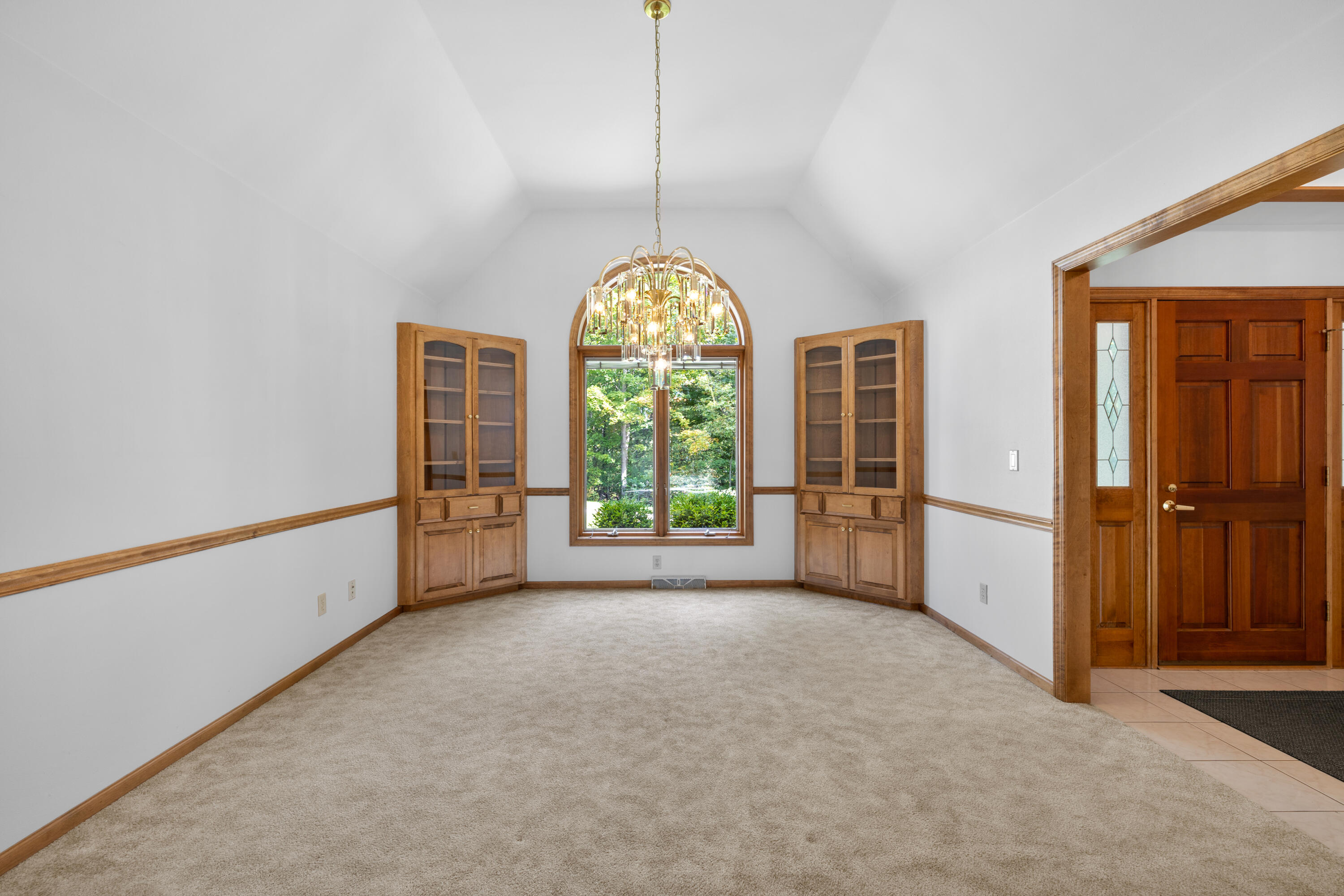 6873 West 7 Mile Road Raymond, WI 53108 - Photo 20 of 49 6873 7 Mile Road Interiors (20)