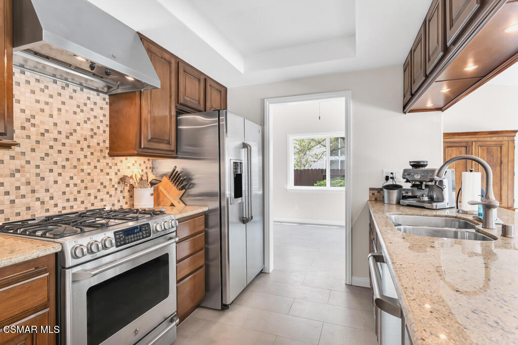 4745 Avedon Road Moorpark, CA 93021 - Photo 14 of 41