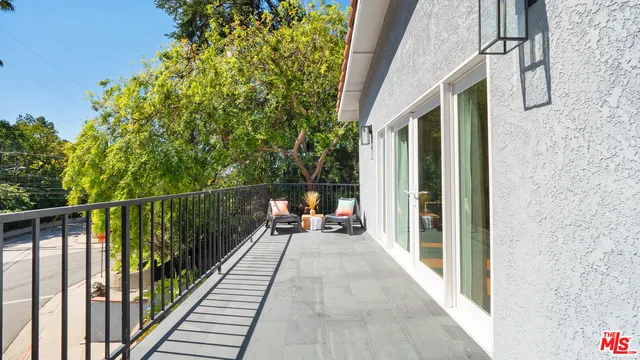 $1,698,000 | 2655 Saxon Drive, Los Angeles, CA 90065