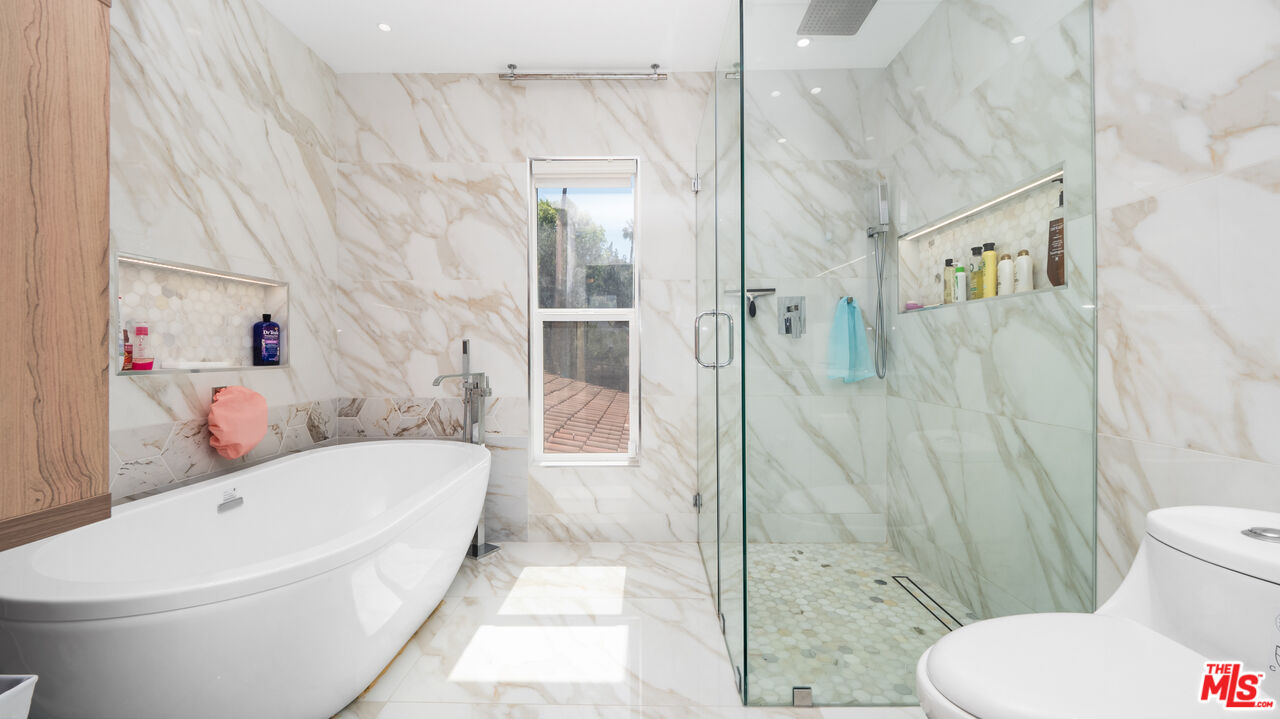 2655 Saxon Drive Los Angeles, CA 90065 - Photo 29 of 40 a bathroom with a sink toilet and shower