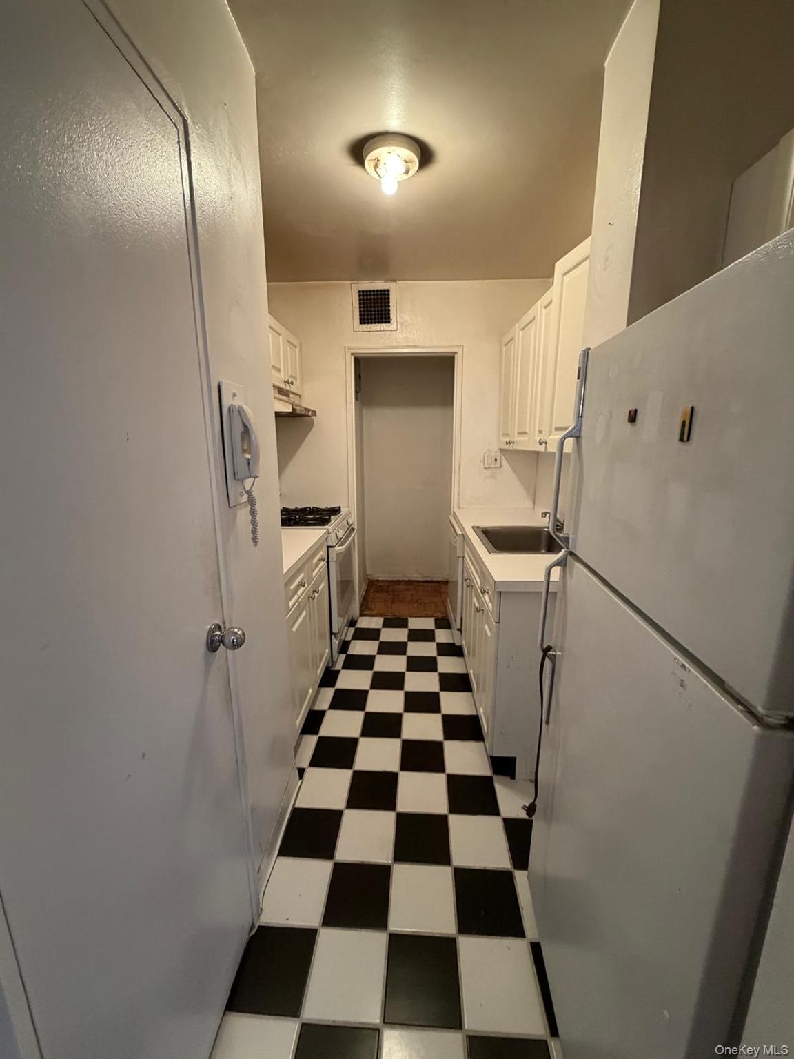 405 East 63rd Street, Unit 3E Manhattan, NY 10065 - Photo 10 of 15