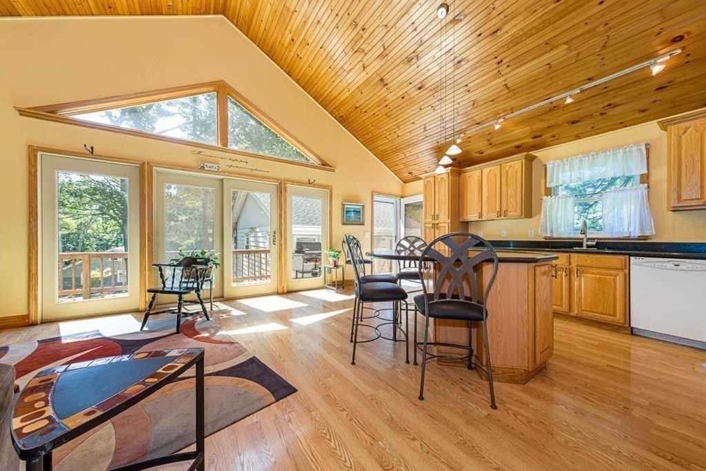 48 Englewood Road Gloucester, MA 01930 - Photo 6 of 36 Gallery Image 6