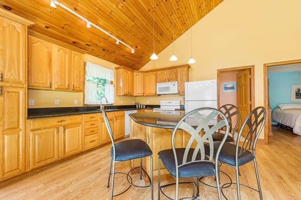 48 Englewood Road Gloucester, MA 01930 - Photo 7 of 36 Gallery Image 7