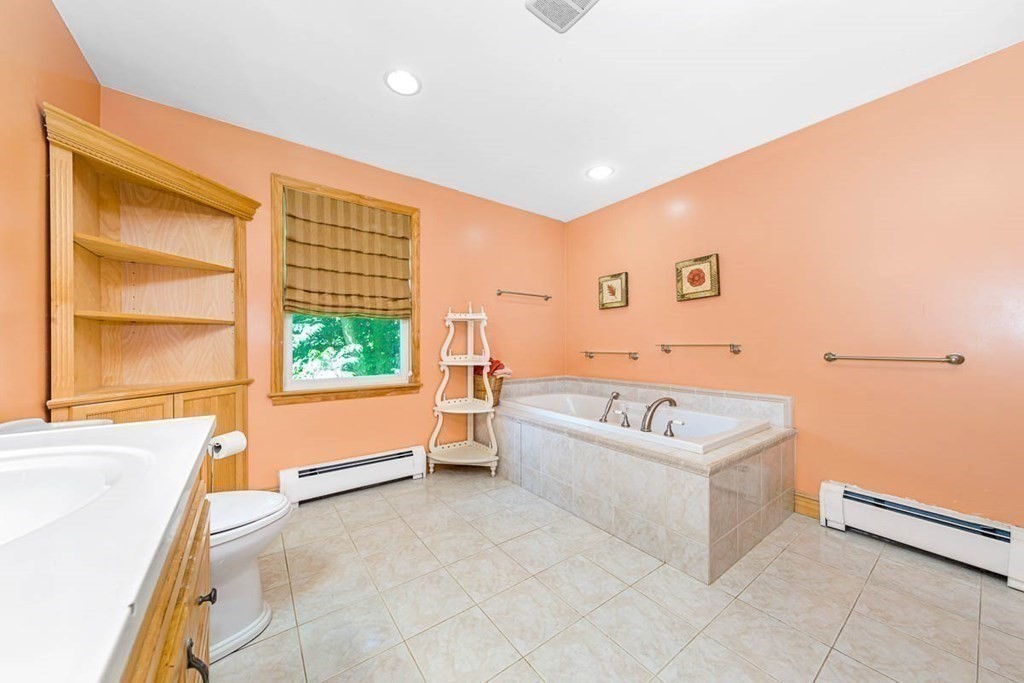 48 Englewood Road Gloucester, MA 01930 - Photo 10 of 36 Gallery Image 10