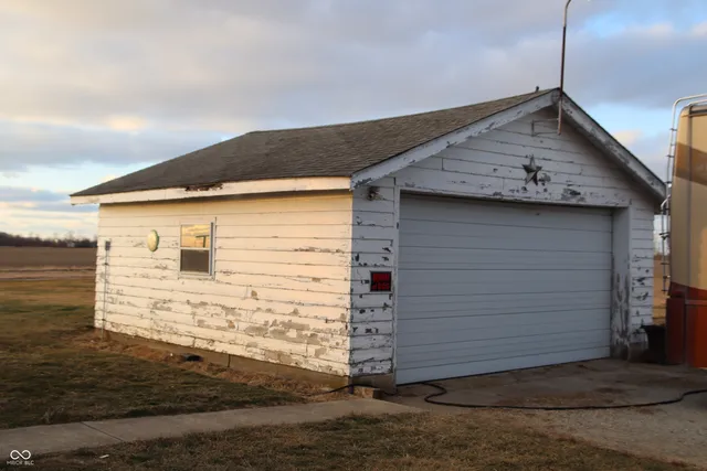 $464,900 | 7130 North Thomas Road, Wilkinson, IN 46186