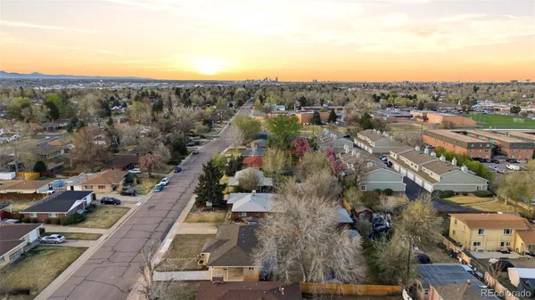 an aerial view of multiple house