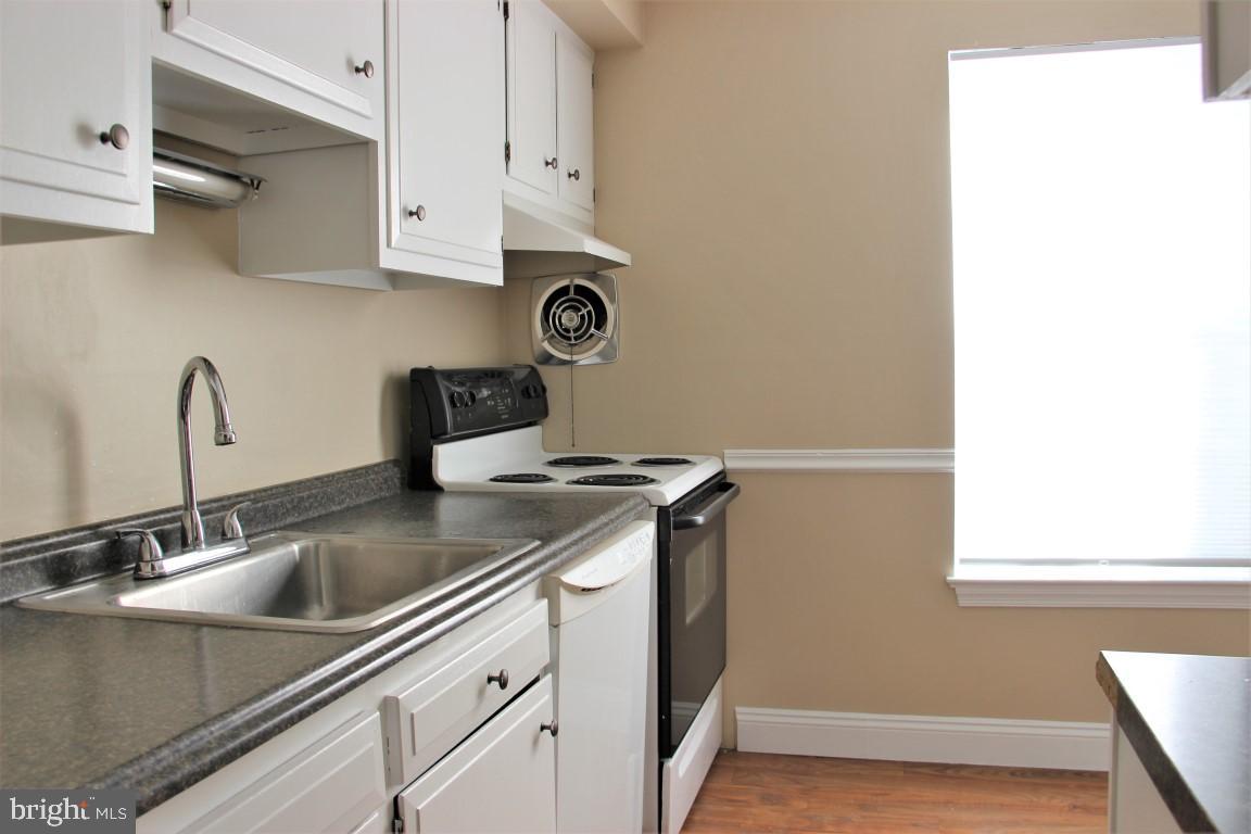 1000 Country Club Road, Unit D3 York, PA 17403 - Photo 5 of 30 Gallery Image 5