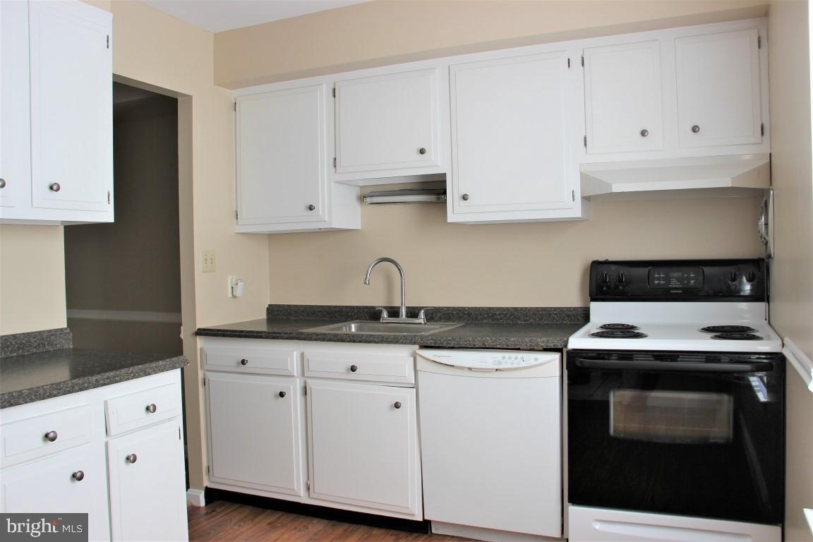 1000 Country Club Road, Unit D3 York, PA 17403 - Photo 6 of 30 Gallery Image 6