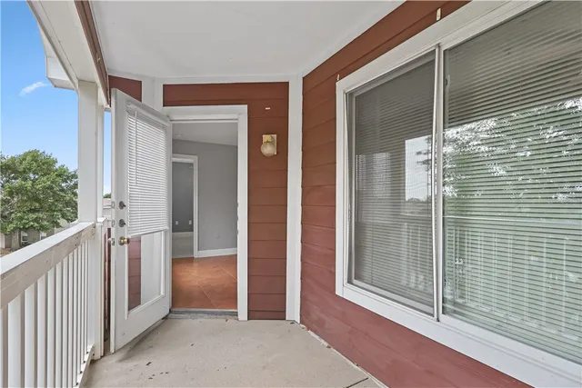 a view of utility room with washer and dryer