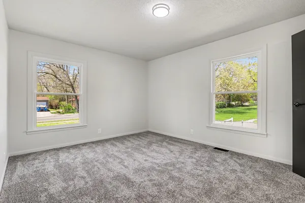 $260,000 | 107 East Oakland Place, Battle Creek, MI 49015