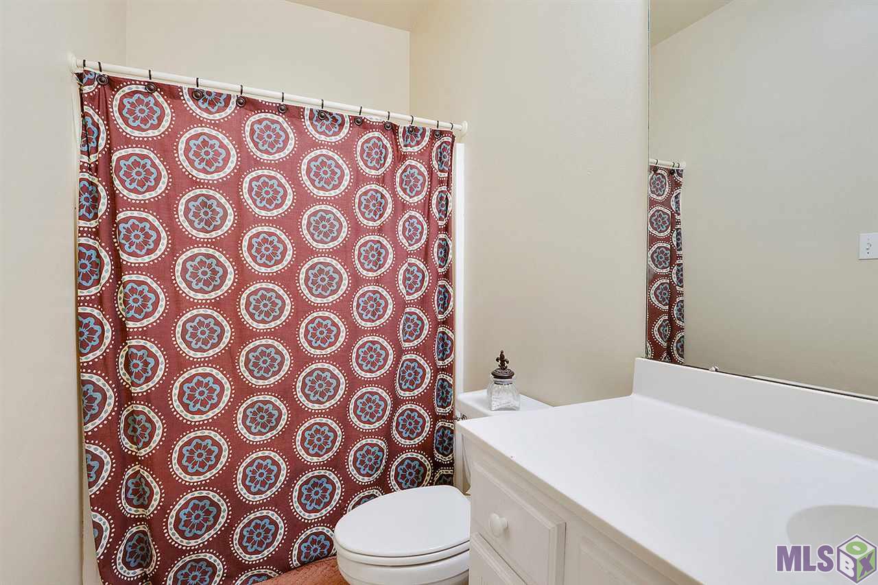 10774 Crossover Road Denham Springs, LA 70726 - Photo 10 of 11 Second Bathroom