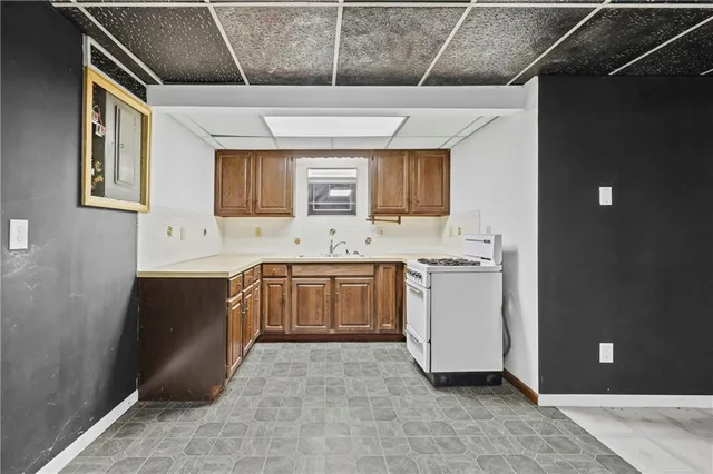 $315,000 | 805 Northeast 2nd Street, Blue Springs, MO 64014