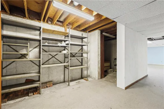 $315,000 | 805 Northeast 2nd Street, Blue Springs, MO 64014