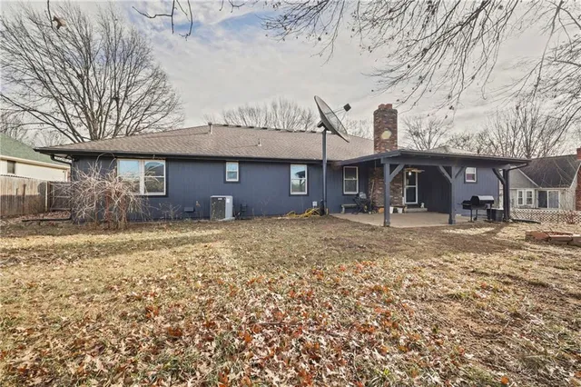 $315,000 | 805 Northeast 2nd Street, Blue Springs, MO 64014