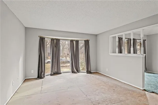 $315,000 | 805 Northeast 2nd Street, Blue Springs, MO 64014