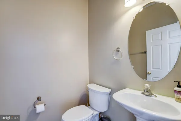 $3,450 | 8535 Wyngate Manor Court, Alexandria, VA 22309