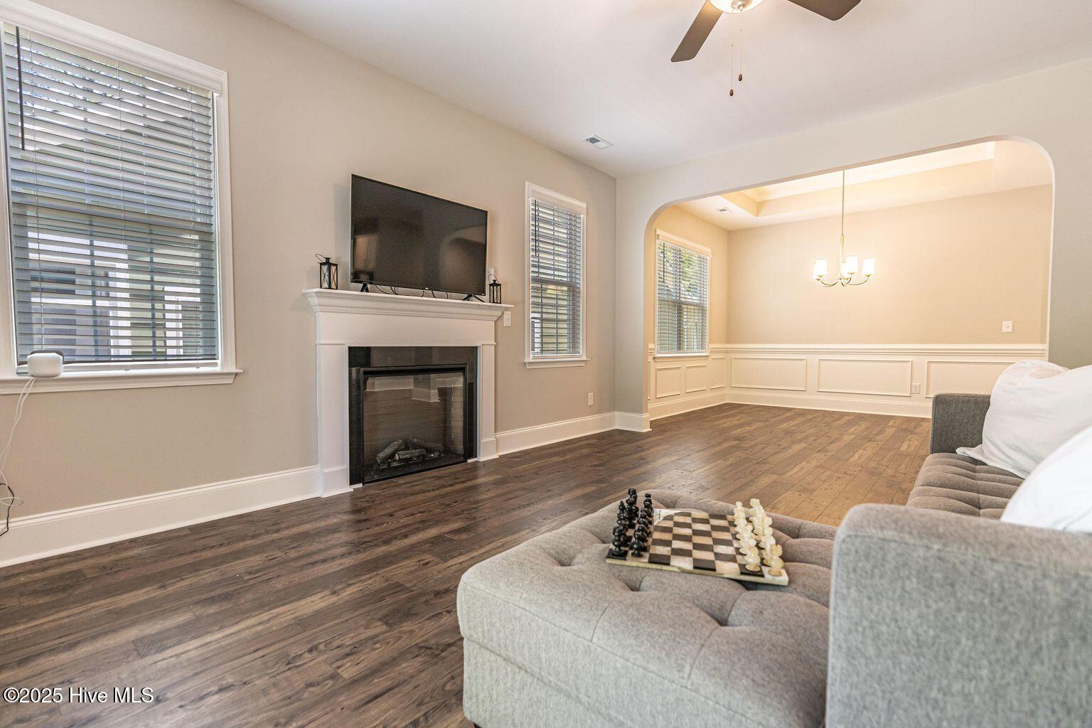 503 Kerr Lake Road Aberdeen, NC 28315 - Photo 10 of 33 Living Room