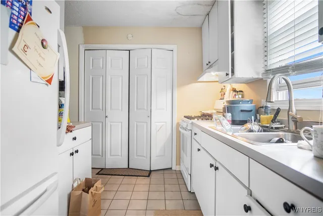 $199,888 | 208 Crabapple Lane, Cheektowaga, NY 14227