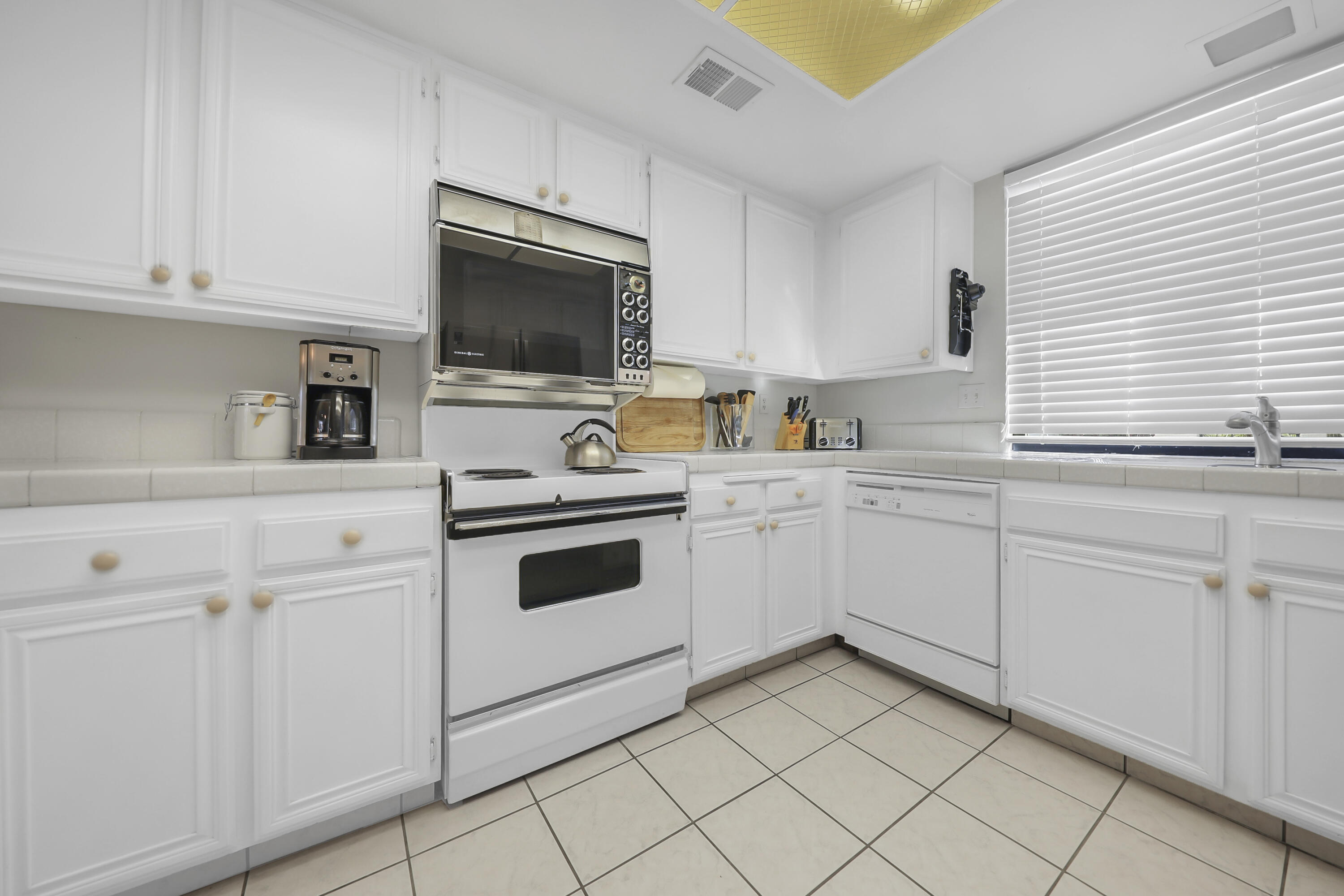 11 Juan Carlos Street Rancho Mirage, CA 92270 - Photo 11 of 30 JuanCarlos11#12