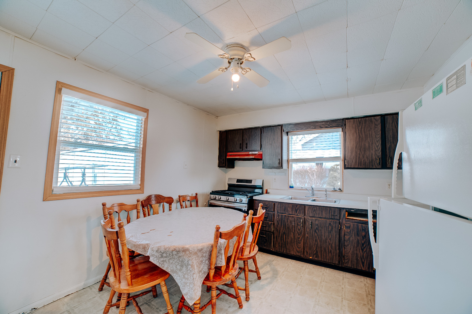 702 East Oak Street Watseka, IL 60970 - Photo 7 of 14