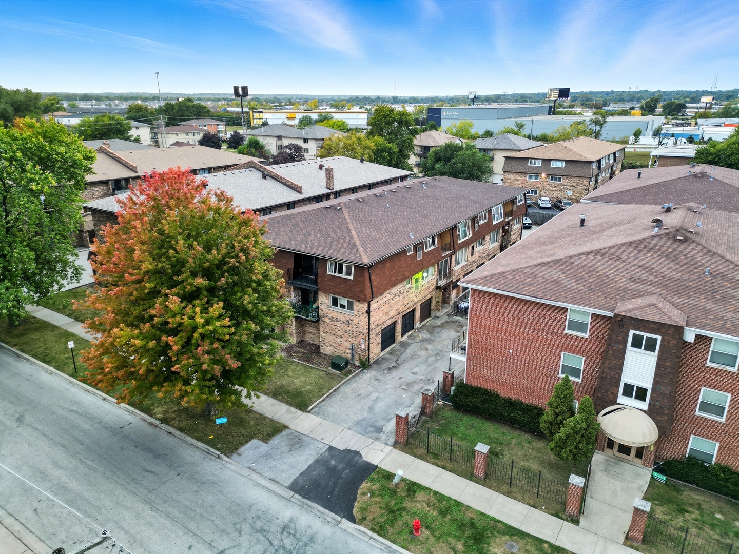 9708 Nottingham Avenue, Unit 9 Chicago Ridge, IL 60415 - Photo 21 of 26 an aerial view of multiple house